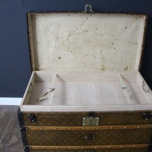 Malle ancienne d'Emile Rabec, 1er ouvier de Louis Vuitton, Circa 1860 •  VINTAGE