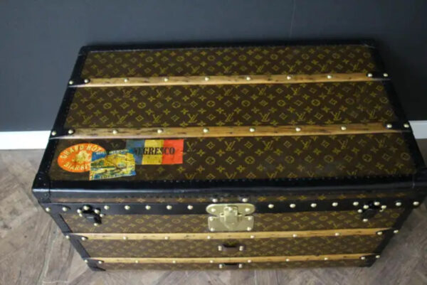 Malle Louis Vuitton courrier