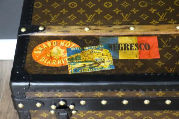 Malle Louis Vuitton courrier