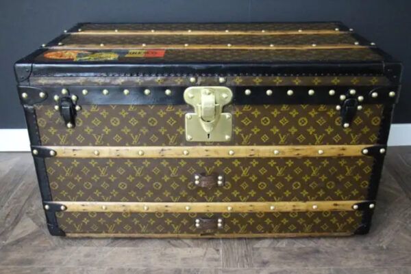 Malle Louis Vuitton courrier