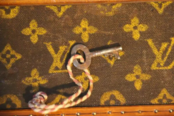 malle Louis Vuitton ancienne