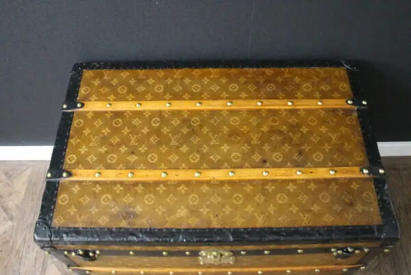 malle Louis Vuitton en toile tissée