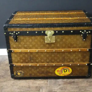 Antiquaire de bagages et meubles anciens Louis Vuitton