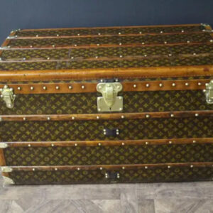 Antiquaire de bagages et meubles anciens Louis Vuitton