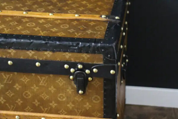 malle Louis Vuitton en toile tissée