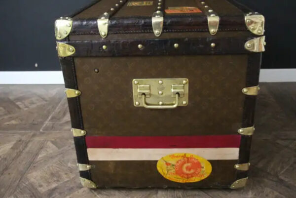 malle courrier Louis Vuitton